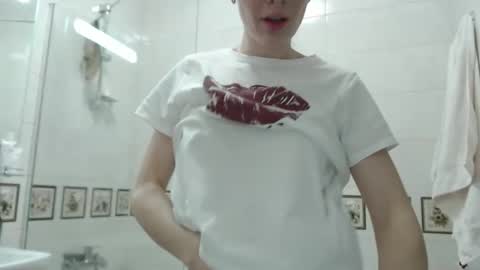 Liliana online show from April 8, 9:17 pm