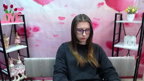 lilianashine online show from April 18, 4:59 am
