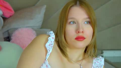 LiliLinn online show from October 14, 6:27 am