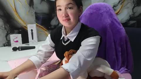 lilimini online show from February 23, 8:19 pm