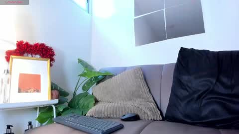 Lili  online show from May 31, 1:39 pm