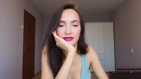 Lillian online show from October 2, 8:08 am