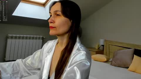 lillian_white1 online show from March 9, 7:45 am