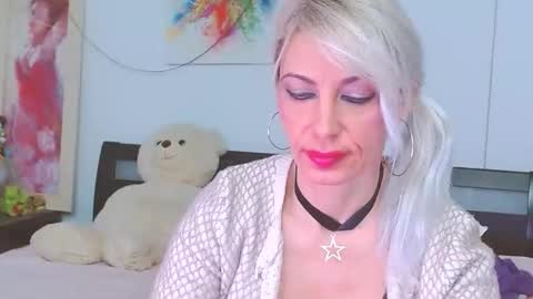 Lara online show from January 8, 1:09 am