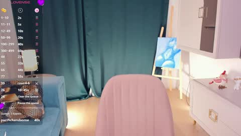 Celina Lillie online show from April 3, 11:30 am