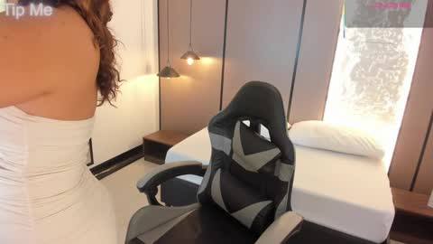 L I L L Y online show from September 15, 12:13 pm