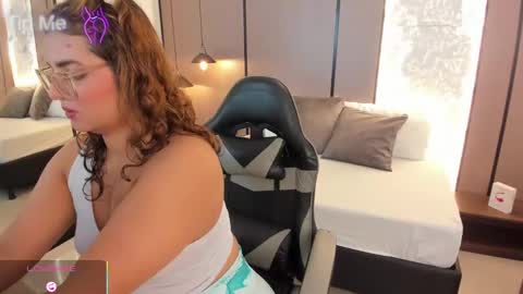 L I L L Y online show from October 1, 12:32 pm