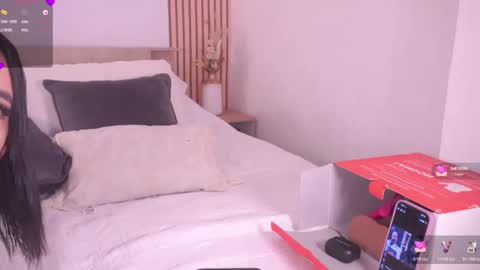 Lilly Thompson  online show from January 23, 11:15 pm