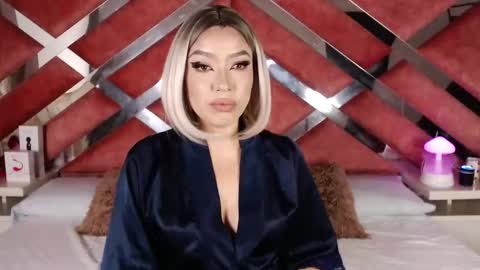 Lily online show from February 12, 9:05 pm