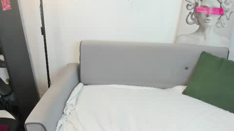Lily online show from June 17, 2:46 am