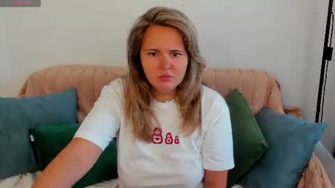 Lily online show from August 2, 1:19 am