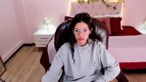 lily_bloom__ online show from July 22, 1:01 pm