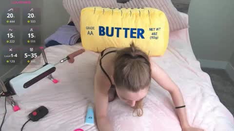 lily_brooke online show from April 29, 8:14 pm