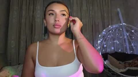 Lily online show from June 17, 6:31 pm