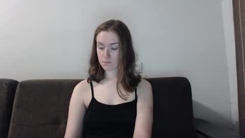 lily_love_x online show from September 16, 10:29 pm