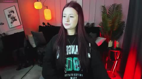 Lily online show from October 12, 7:00 am