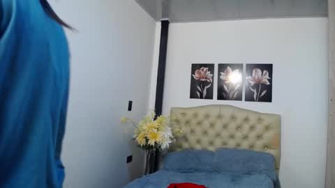 lilyfox23 online show from February 25, 12:48 pm