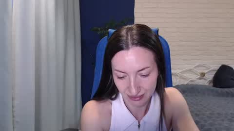 Lily online show from July 14, 11:59 am