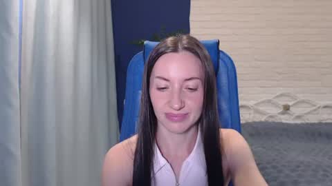 Lily online show from July 6, 9:25 am