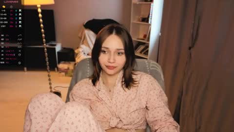 Scarlet online show from April 23, 1:57 pm