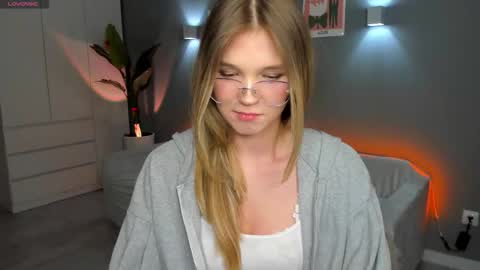 Lina online show from January 31, 7:11 pm