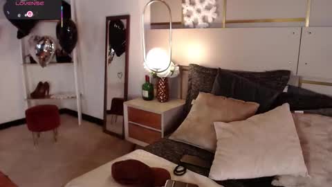 Lina online show from December 2, 7:16 pm