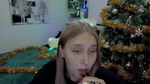 Lina online show from December 16, 7:32 pm