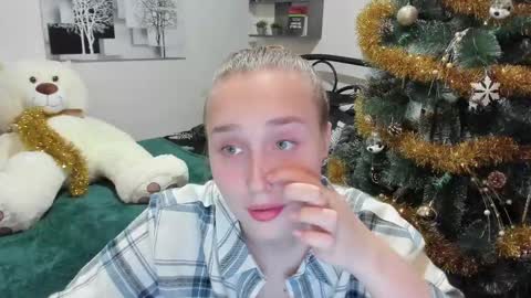 Lina online show from January 14, 8:15 pm