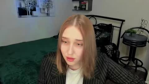 Lina online show from March 5, 8:55 pm