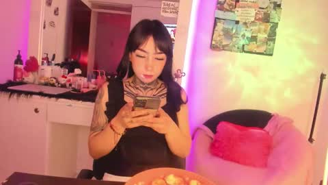 Lindaa maria  online show from March 1, 8:08 pm