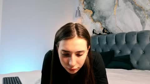 lili online show from November 12, 3:37 am