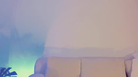 Lindsey Moss online show from November 18, 1:39 am