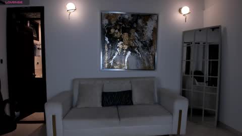 Lindsey Moss online show from January 20, 5:15 am