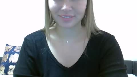 Anna online show from March 4, 2:42 pm