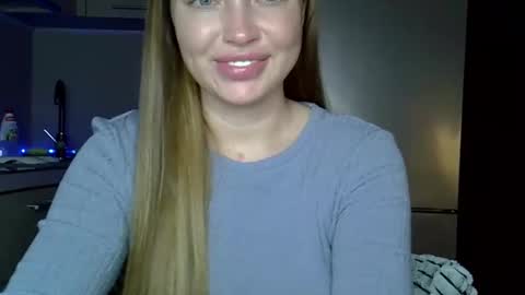 Anna online show from April 10, 2:23 pm