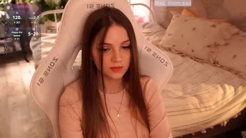 linesssssa online show from March 25, 6:11 pm