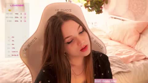 linesssssa online show from October 10, 3:28 pm