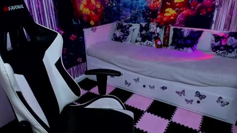 Tina online show from June 6, 6:14 pm