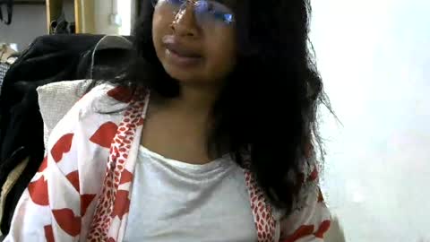 liora online show from July 16, 4:06 am