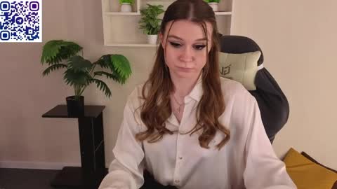 lisa_rabbit online show from April 7, 6:04 am