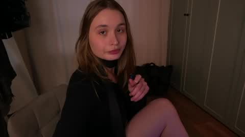 Elisabeth or Lisa online show from June 8, 1:28 am