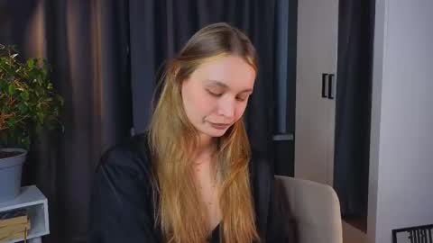 Elisabeth or Lisa online show from September 23, 8:07 pm