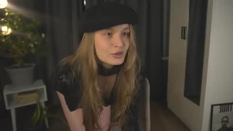 Elisabeth or Lisa online show from September 29, 8:14 pm