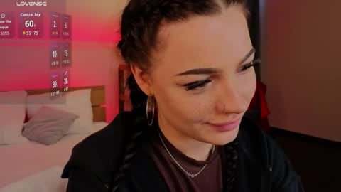 lisaaaliss online show from April 18, 10:18 am