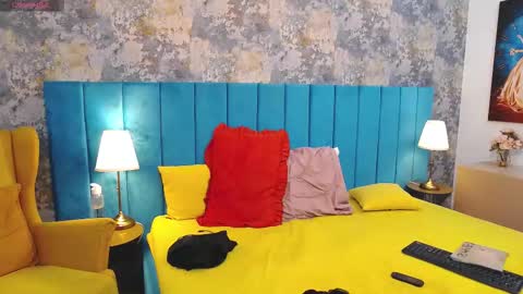 lisacroft online show from September 20, 6:23 am