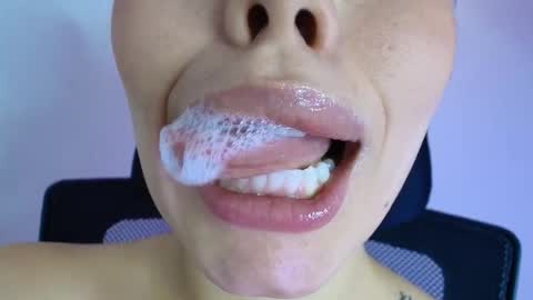 Lisbet online show from December 13, 8:48 pm