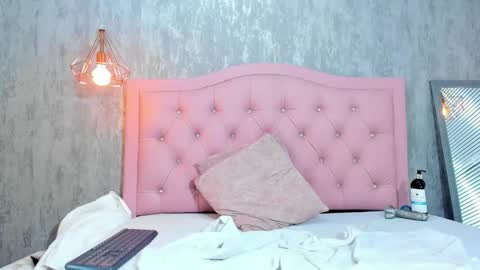 L I S S A  online show from February 14, 4:36 am