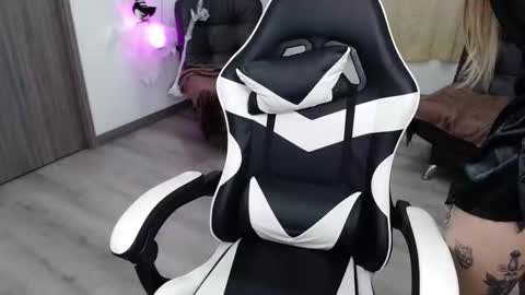 Amelie  online show from October 24, 4:52 am