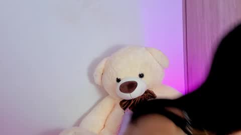    online show from February 1, 11:20 am