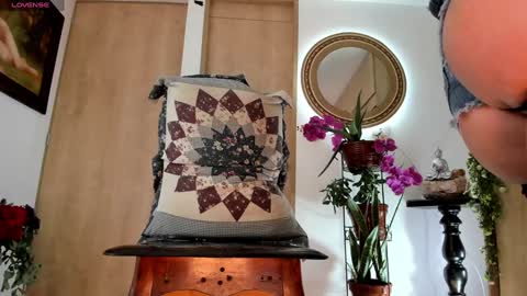 Izzi online show from March 11, 4:07 pm